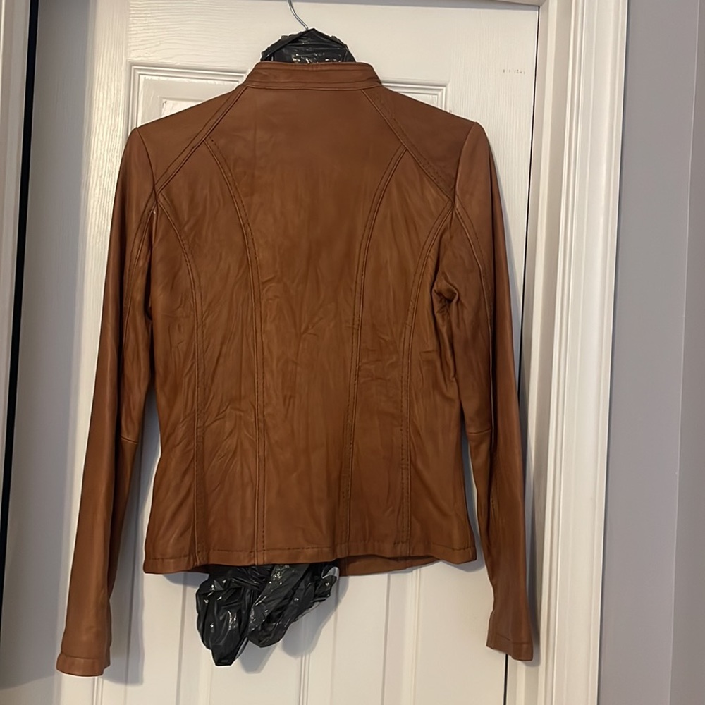 Leather jacket - Picture 2 of 4